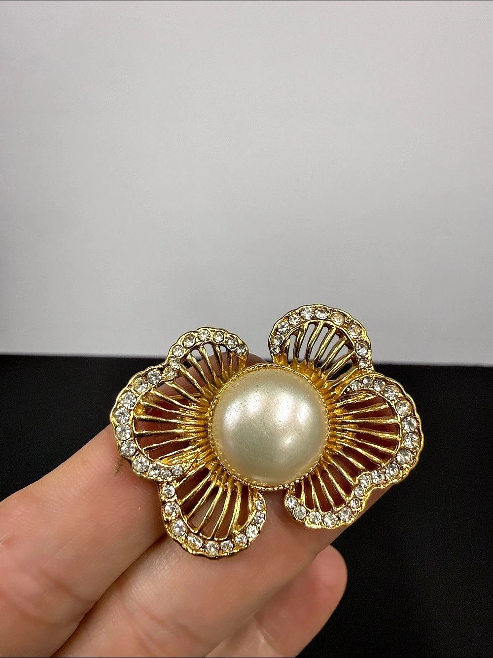 Vintage Gold Tone Flower Brooch Large Faux Pearl Rhinestone Floral Pin